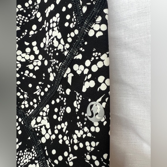 Lululemon Croo pants - Picture 3 of 5